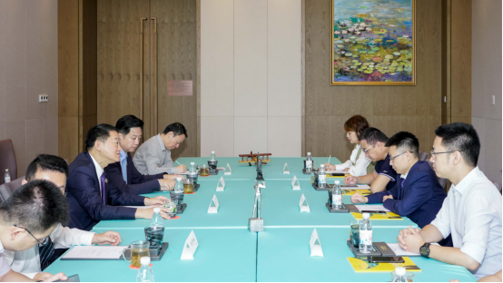 省尊龙集团官网集团党委书记、董事长任丁与腾讯“王者庆幸”CTO邓君、腾讯大成网总裁郑亮座谈互换