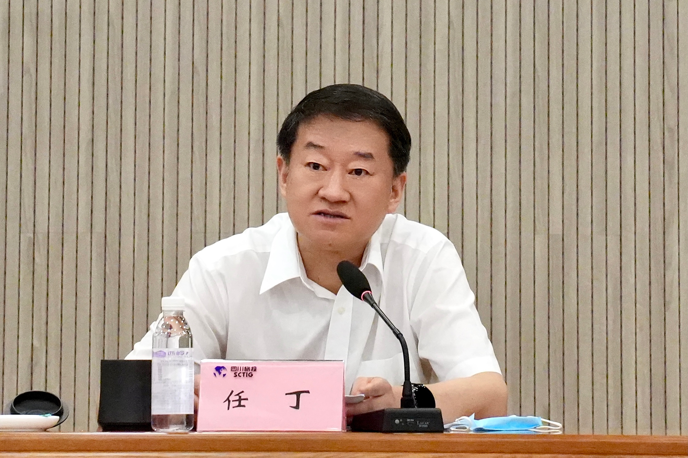 51faf00f-802b-479f-bb63-bbbe7451e99f