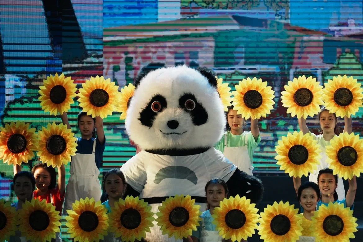 向美好启程 省尊龙集团官网集团杰出亮相省属监管企业文艺汇演